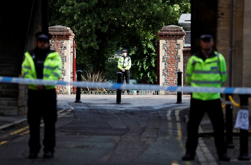 英南部の公園で男が刃物で襲撃、3人死亡　警察は「テロ」と認定