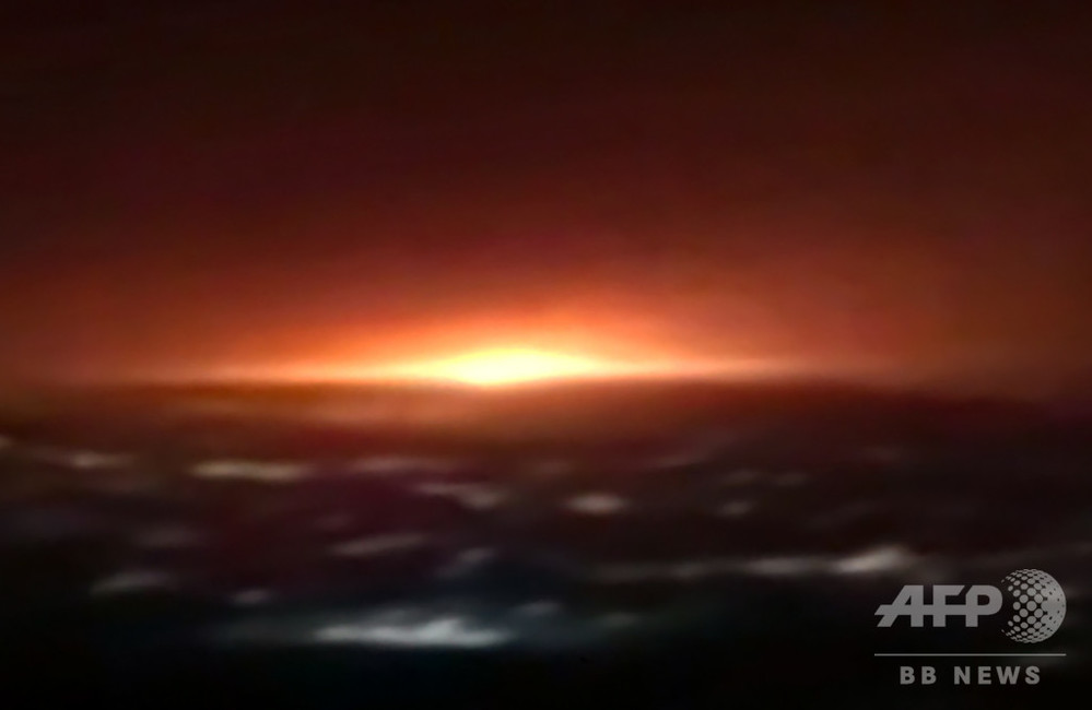 イラン首都の夜空に閃光、近郊でガスタンク爆発