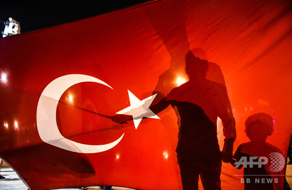 トルコ裁判所、2016年のクーデター未遂で121人に終身刑