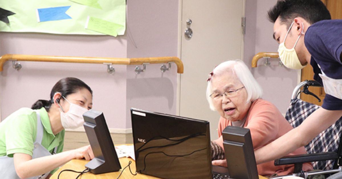 特別養護老人ホームでオンライン面会。PeatixとZoomの組み合わせで効率化