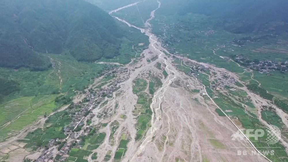 動画：中国・四川省で集中豪雨、少なくとも12人死亡 7000人避難