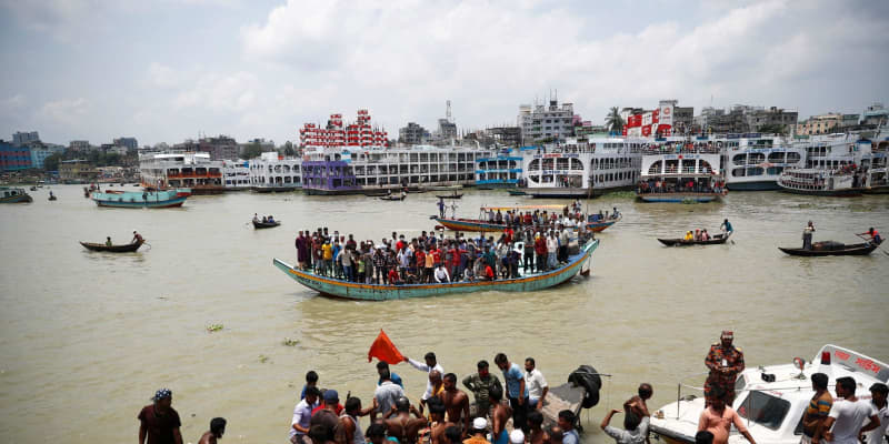 バングラデシュ船転覆30人死亡　首都ダッカの川、行方不明者も