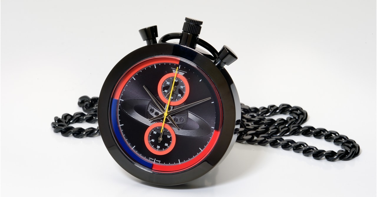 ヴィヴィアン・ウエストウッド、ブランド初のペンダント型時計「STOP WATCH」発売