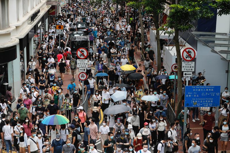 香港中心部で抗議デモ、警察は放水銃などで排除　300人超を逮捕