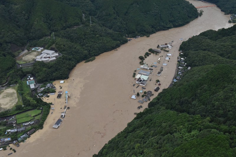熊本で13人不明　土砂崩れや住宅浸水も　11自治体約9万2233世帯に避難指示