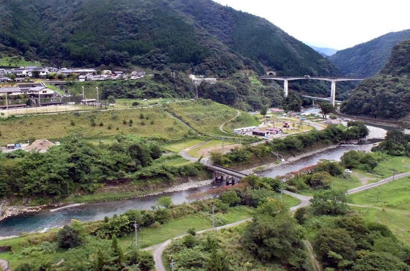 川辺川ダム：熊本県知事の建設白紙撤回から１０年　「ダムによらない治水」の今は