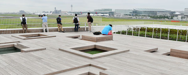 羽田イノベーションシティが先行開業　飛行機眺めて足湯も