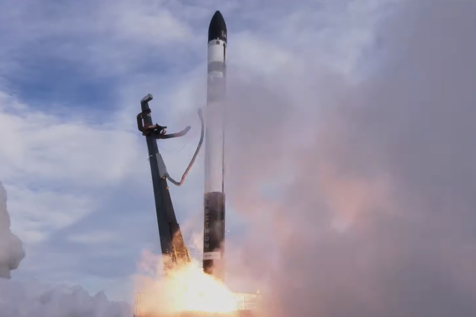 Rocket Labのロケット打上げ失敗、キヤノン電子の小型衛星など軌道投入できず