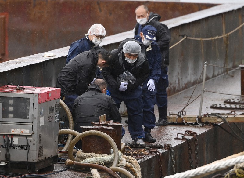 清掃作業中に酸欠か 土砂運搬船で3人死亡 大阪 弁天埠頭