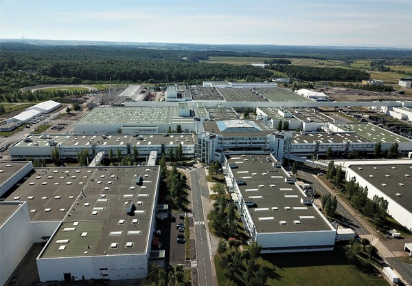 メルセデスベンツ、スマートEVの工場を売却へグローバル生産ネットワークを再編