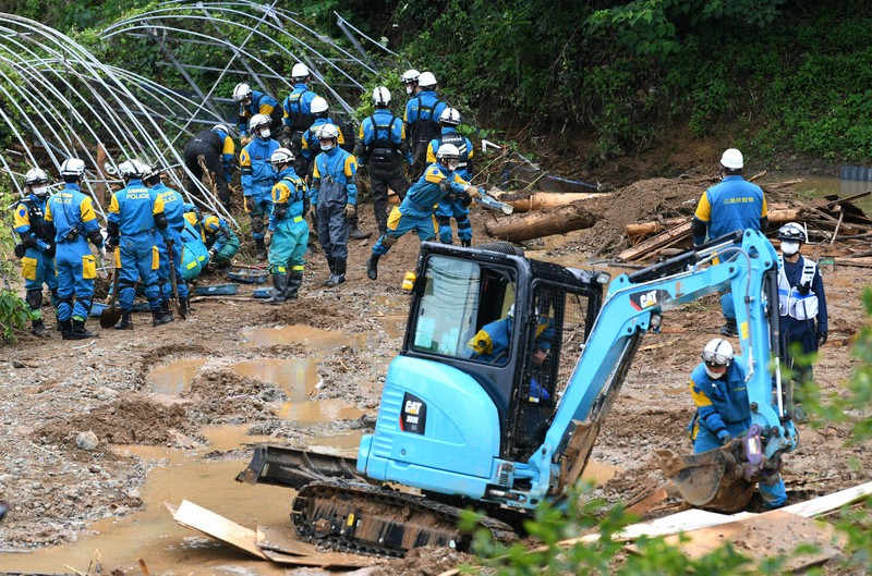 熊本南部で10集落の住民と接触できず　断続的な雨、懸命の捜索　九州豪雨