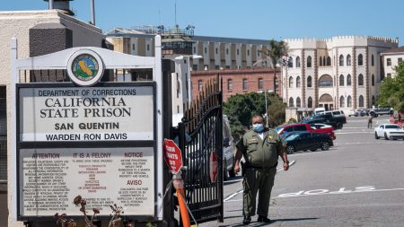 「ここはまるでコロナのチェルノブイリです」カリフォルニア刑務所で感染爆発 | 死刑囚が次々と倒れていく