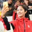 「今日もカワイイ！」「眩しいぞ」韓国女子代表、イ・ミナの大人っぽい“最新自撮り”にファン反響！