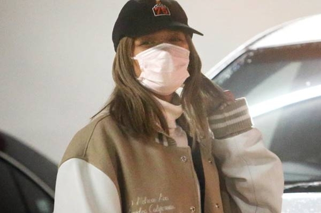 ローラ 年収3億円を総取り！超強気独立で得た異例の好条件 - 女性自身