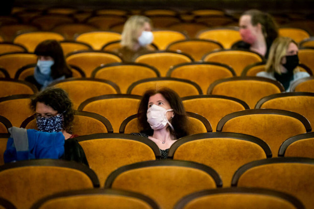 米国の映画館組合が州を提訴、「営業再開を認めろ」と主張