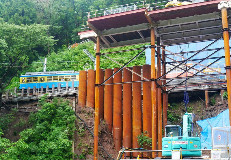 箱根登山鉄道、全線で試運転開始　台風19号被害の蛇骨陸橋に新線路設置