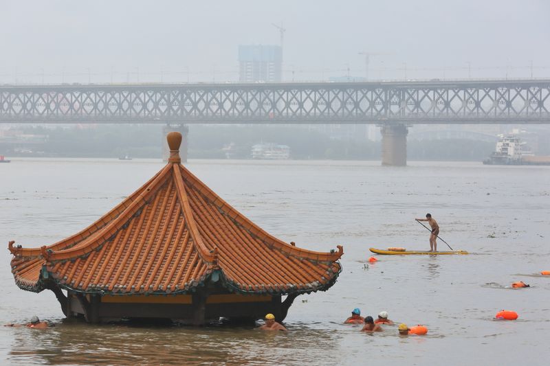 中国長江流域の豪雨で氾濫警報、三峡ダムは警戒水位超える