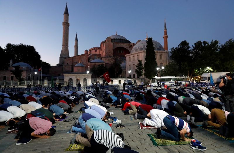 トルコ、世界遺産アヤソフィアをモスクに　ユネスコ登録見直しへ