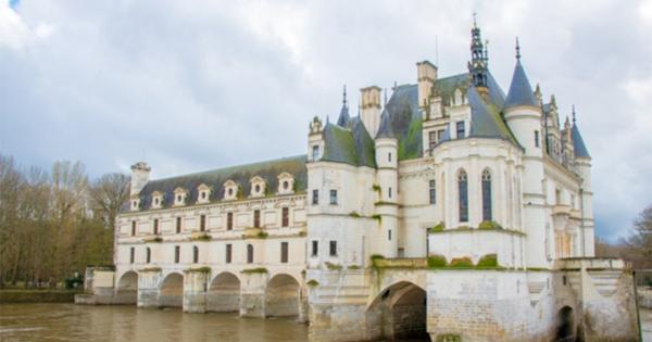 フランスの世界遺産、川に浮かぶように建つ「シュノンソー城」の歩き方 - 地球の歩き方ニュース＆レポート