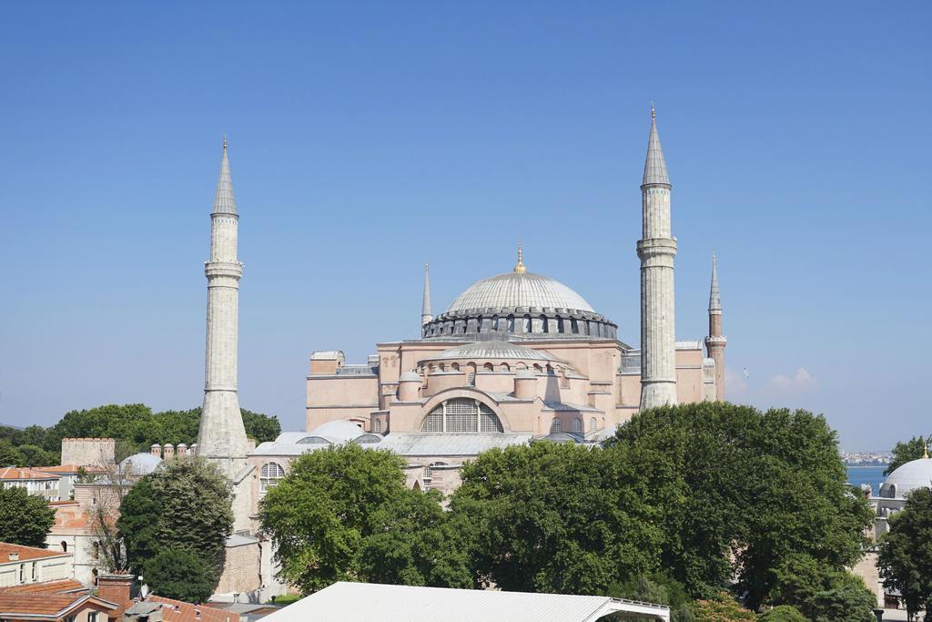 ユネスコ　トルコ大統領のアヤソフィア「モスク化」で遺憾表明　世界遺産委員会で審査も