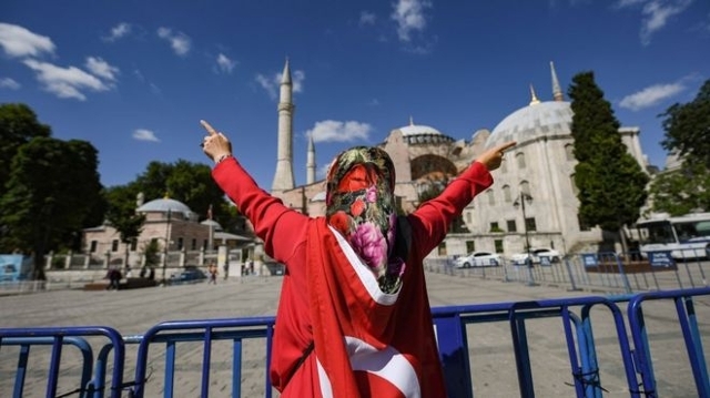 トルコ、アヤソフィアを博物館からモスクに　世俗化の象徴に大きな変化 - BBCニュース