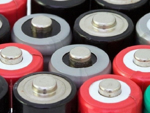 テキサス大が開発の「全液体金属電池」は室温でも扱えて大容量化も可能！