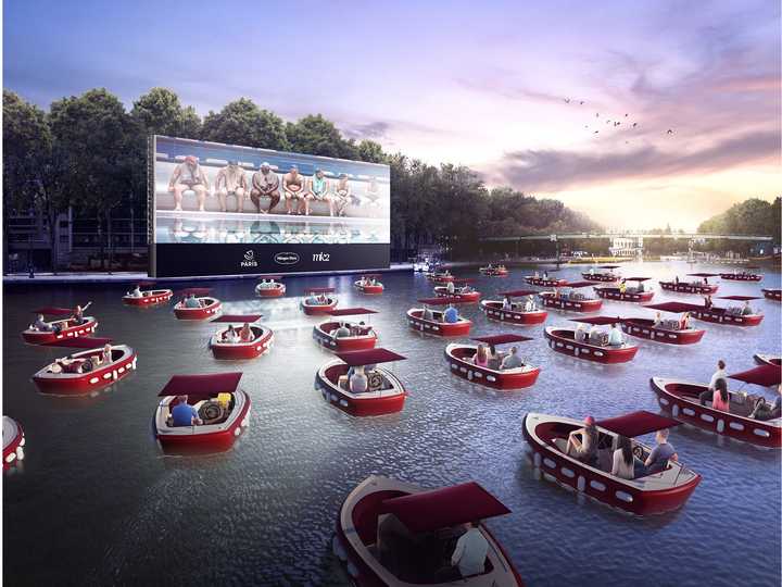 水上ボートに乗って楽しむ"映画館"がパリに登場