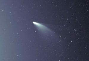 NASAの太陽探査機が宇宙から撮影した「ネオワイズ彗星」の姿