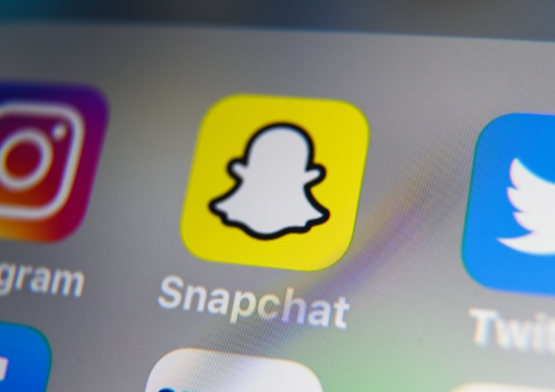 SnapchatがTikTokスタイルの垂直スワイプで移動する操作をテスト中