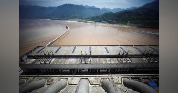 中国三峡ダムの治水効果に疑問の声、大雨で長江流域が最高水位
