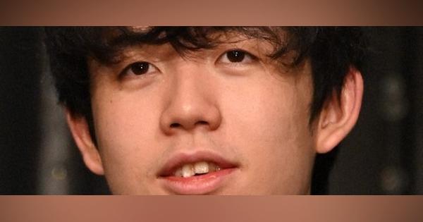 藤井聡太七段が棋聖奪取　最年少タイトル獲得記録更新、17歳11カ月