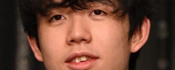 藤井聡太七段が棋聖奪取　最年少タイトル獲得記録更新、17歳11カ月