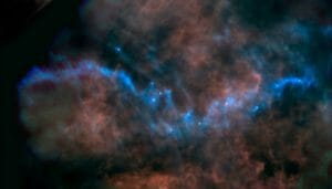 星が誕生する「ゆりかご」となる神秘的な青いリボン