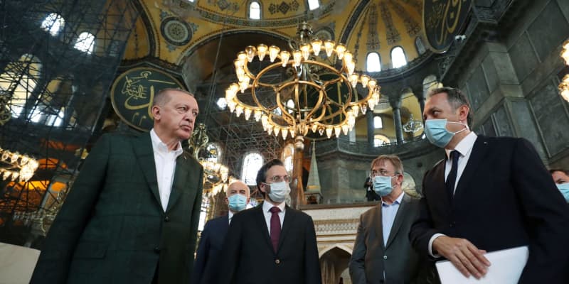 トルコ大統領がアヤソフィア視察　モスクに「決定」から初めて