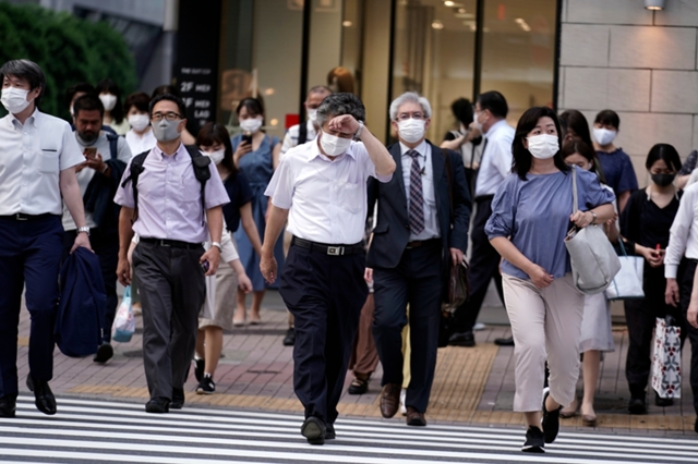 熱中症予防でマスクを外す場面も 新しい生活様式の夏に厚労省が注意喚起 - BLOGOS しらべる部
