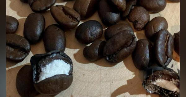 コカイン詰まったコーヒー豆、ミラノで発見　 小包の宛先は映画に登場のマフィア
