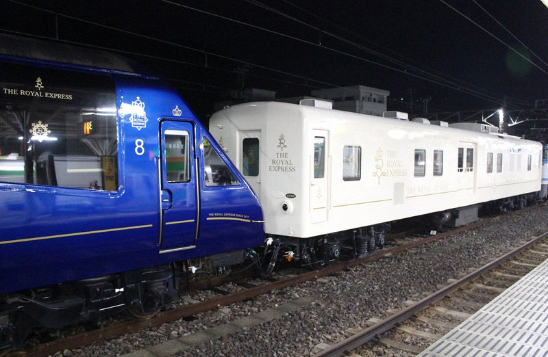 伊豆の観光列車「ザ・ロイヤルエクスプレス」が北海道豪華ツアーに向け出発