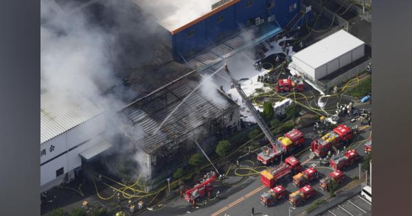 大阪・西淀川の運送会社から出火、倉庫など約600平方メートル焼く　1人軽症