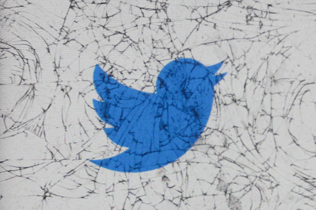 Twitter、陰謀論に関連するアカウントを大量削除。影響は約15万件とも