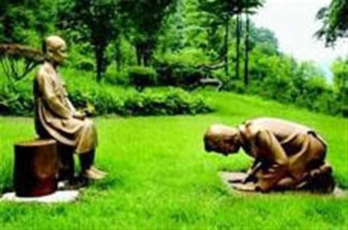 「慰安婦像に謝罪する安倍首相像」　韓国の植物園が設置