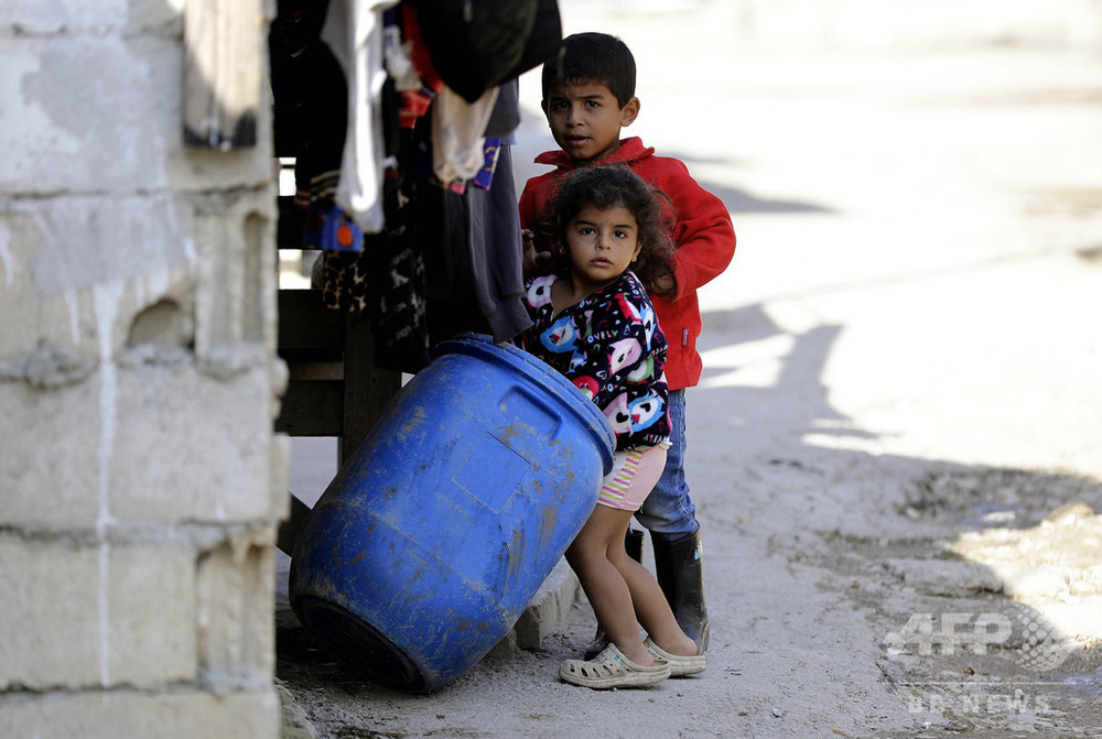 レバノン経済危機、年内に子ども餓死の恐れ 約90万人必需品買えず