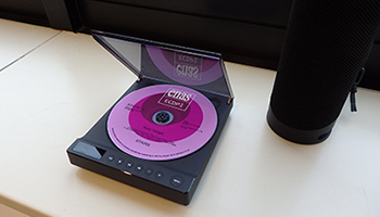 CDケースのようなCDプレーヤー、ストリームがPB第一弾で発売