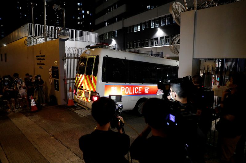 香港警察、国安法違反で学生4人を逮捕　デモ以外で初めて