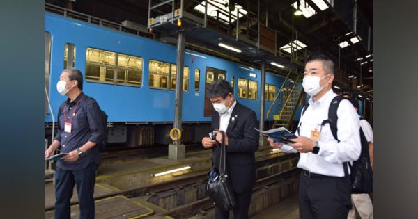 全線存続決定の近江鉄道、沿線首長らが視察　滋賀県知事「ネットワーク維持したい」