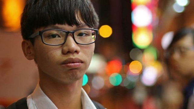 香港で学生4人逮捕　国安法違反、デモ以外では初めて - BBCニュース