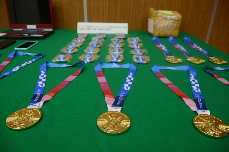 「違反とは知らず」東京オリンピックの偽金メダル販売容疑で54歳逮捕　東京