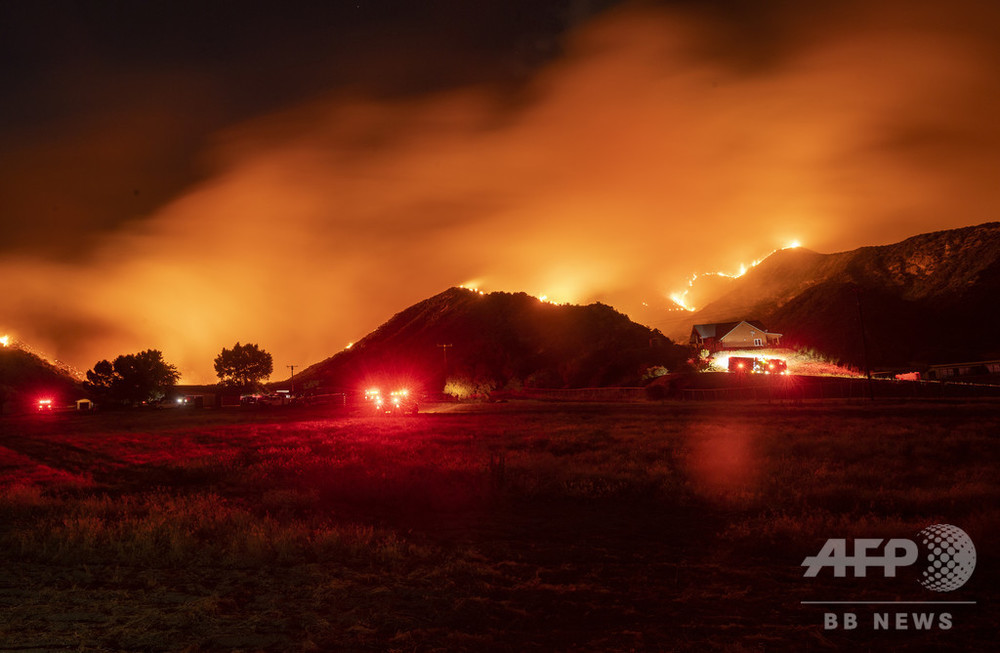 米ロサンゼルス近郊で山火事、7800人超避難
