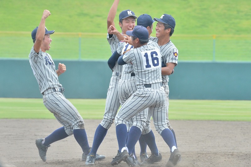 福井県高校野球、熱戦の数々を写真で