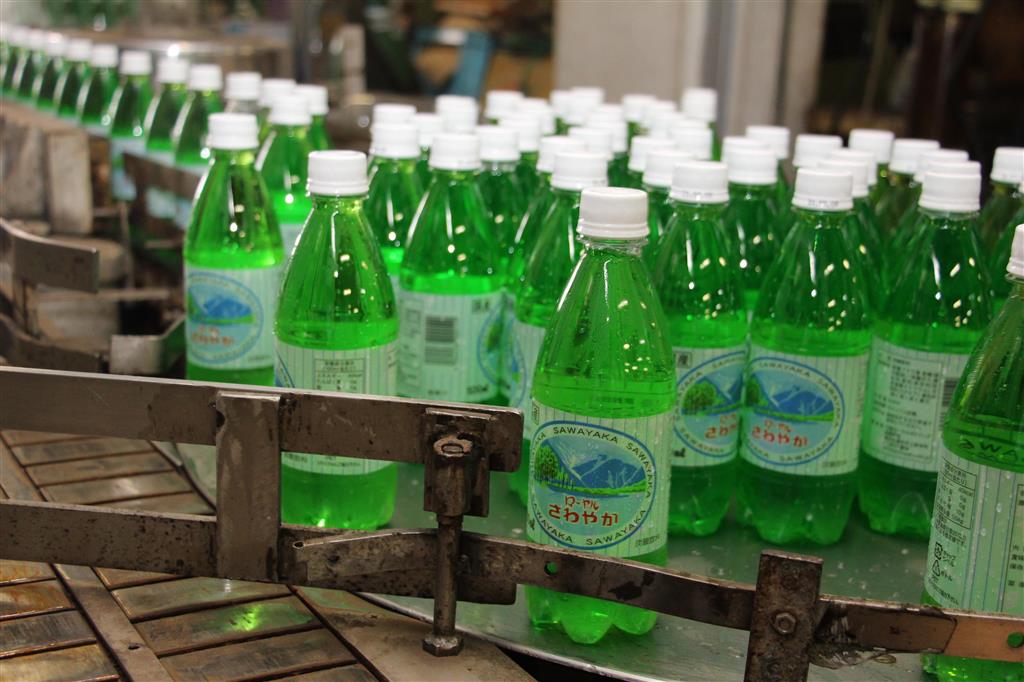福井県民から熱い支持「緑色の飲み物」の４０年