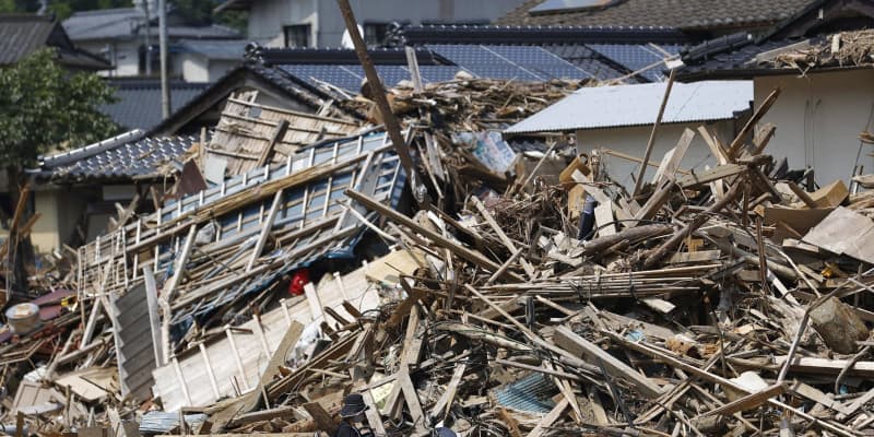 豪雨1カ月、熊本がれき撤去難航　コロナで人手不足課題